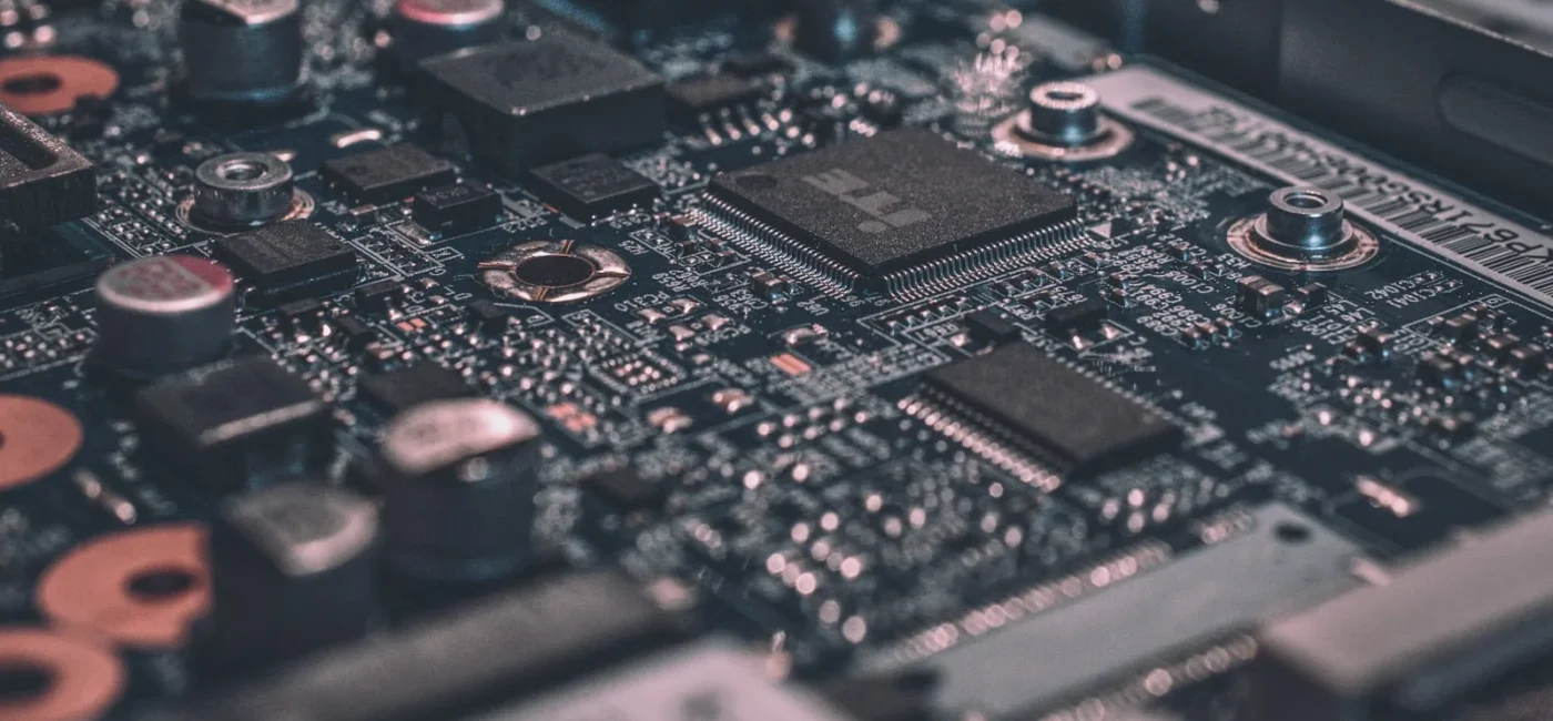 Broadcom stock forecast: $630 bull case, $300 bear case for…